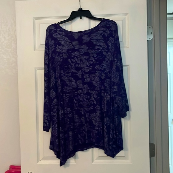 WOMEN’S PLUS SIZE BLOUSE : SIZE 3X - Picture 2 of 2